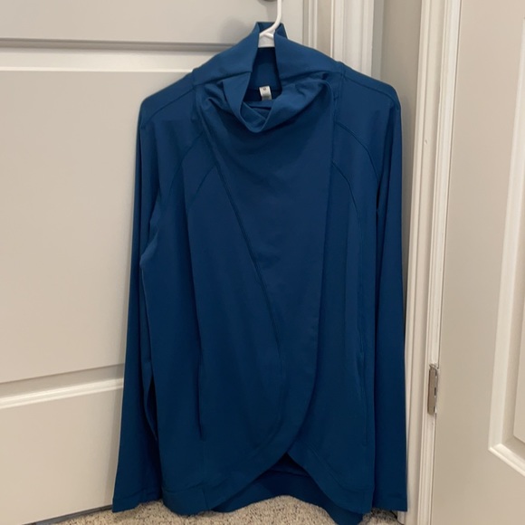 SOLD Rulu Rally Wrap - Picture 6 of 8